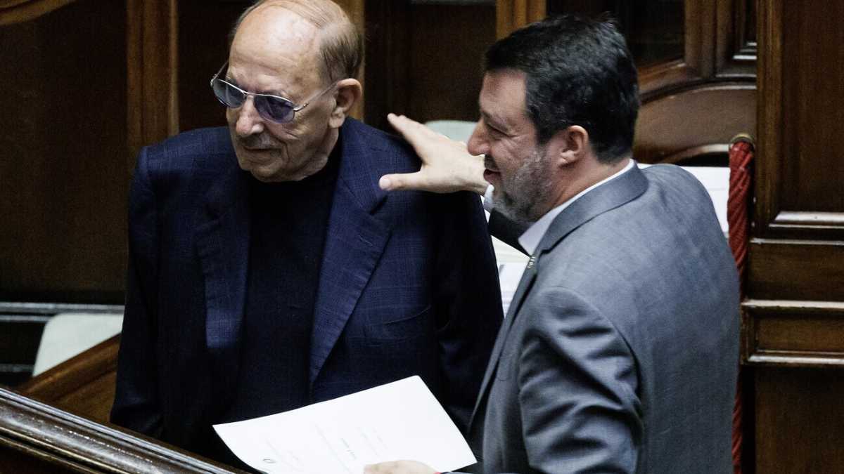 Immagine di Il "compare" Angelucci, l'editore del Giornale che ora la Lega processa: "Aiuta Meloni, ha tradito i patti"