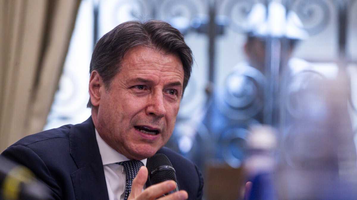 Immagine di Conte attacca il Salva-Milano (e il Pd): "E' un scempio, incompatibile con una forza progressista"