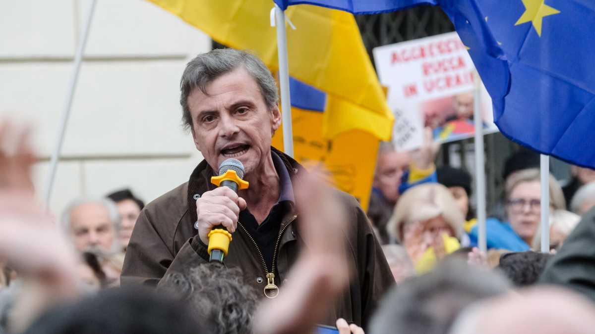 Immagine di Fini, Calenda e la non felicissima espressione "comunità di destino"