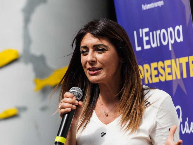 “Il piano di Ursula per le armi è necessario, Schlein non chiuda”. Parla Picierno