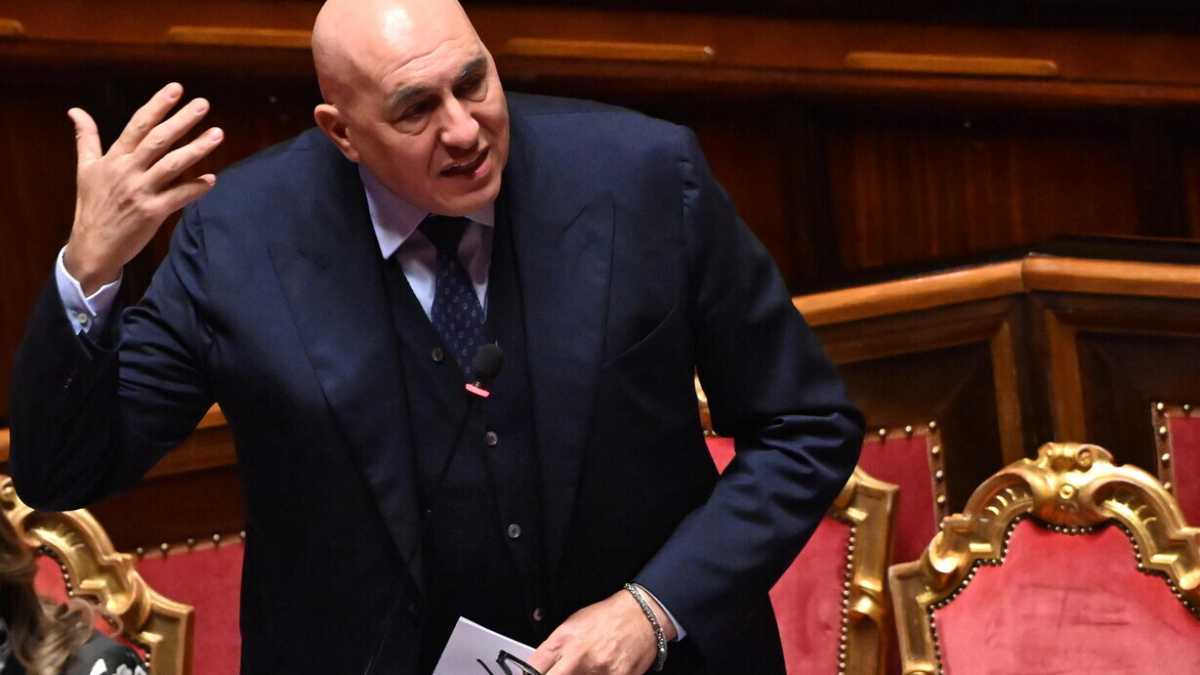 Immagine di Crosetto dice sì a von der Leyen: “L’Ue ha capacità di deterrenza pari a zero, deve riarmarsi”