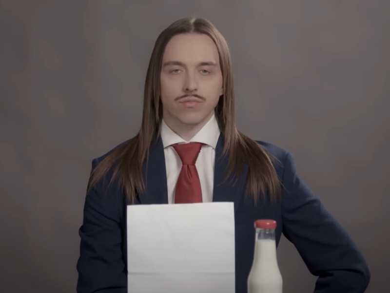  Tommy Cash - Espresso Macchiato Eurovision 2025 (screenshot da Youtube)