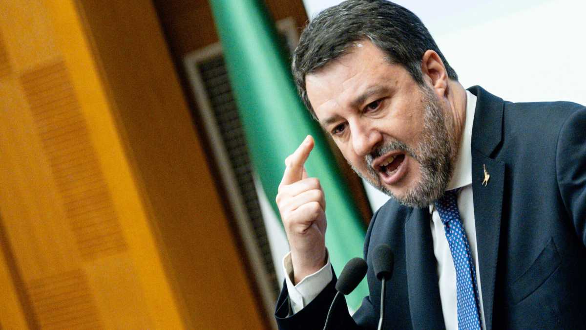 Immagine di Salvini e la Salvinomics: dazi, Trump, elogio dei caminetti, carbone e cartelle. A metà tra la scuola di Chicago e Arbore