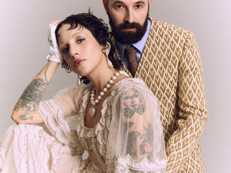 I Coma Cose fotografati da Cosimo Buccolieri per Valentino&nbsp;<br />