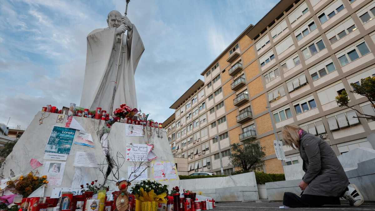 Immagine di "Notte tranquilla per Francesco". Sciolta la prognosi per il Papa ma resta la prudenza