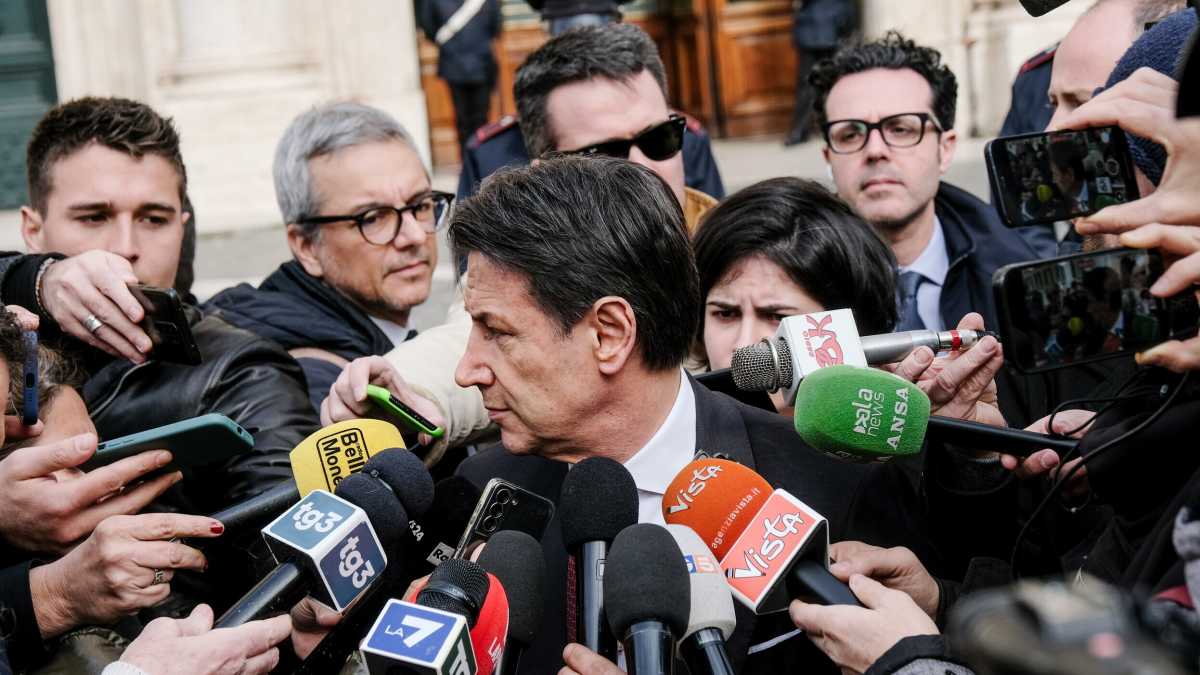 Immagine di Euro-Conte Show. Oggi a Stasburgo per protestare contro Ursula. Tragicommedia