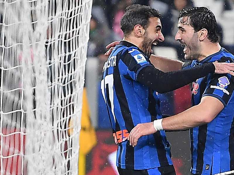 Zappacosta e Kolasinac esultano dopo il gol alla Juventus nella 28esima giornata di Serie A (foto Ansa)