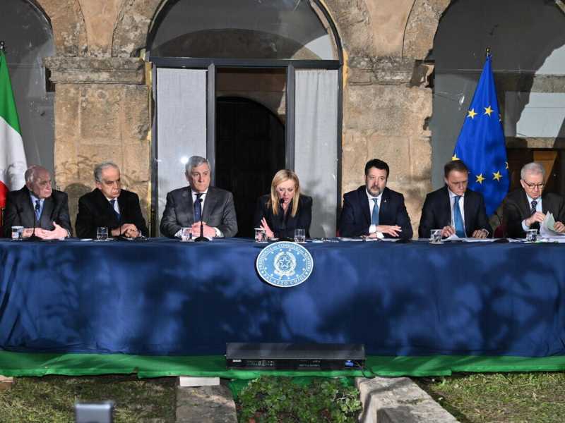 Consiglio dei ministri straordinario a Cutro, in Calabria (foto ANSA)