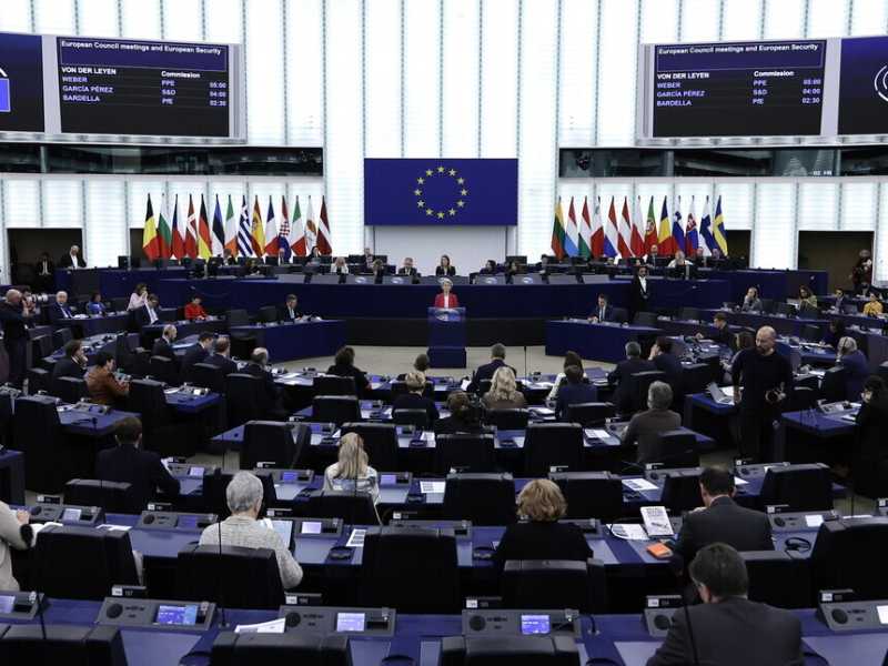 Il Parlamento europeo alla resa dei conti sul riarmo. Von der Leyen: "Il tempo delle illusioni è finito"