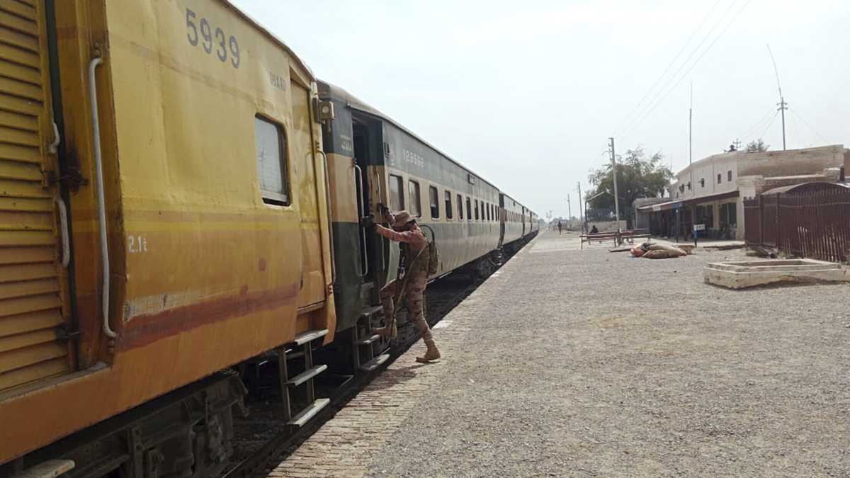 Immagine di Un treno sequestrato in Balochistan e un governo che guarda altrove, come sempre