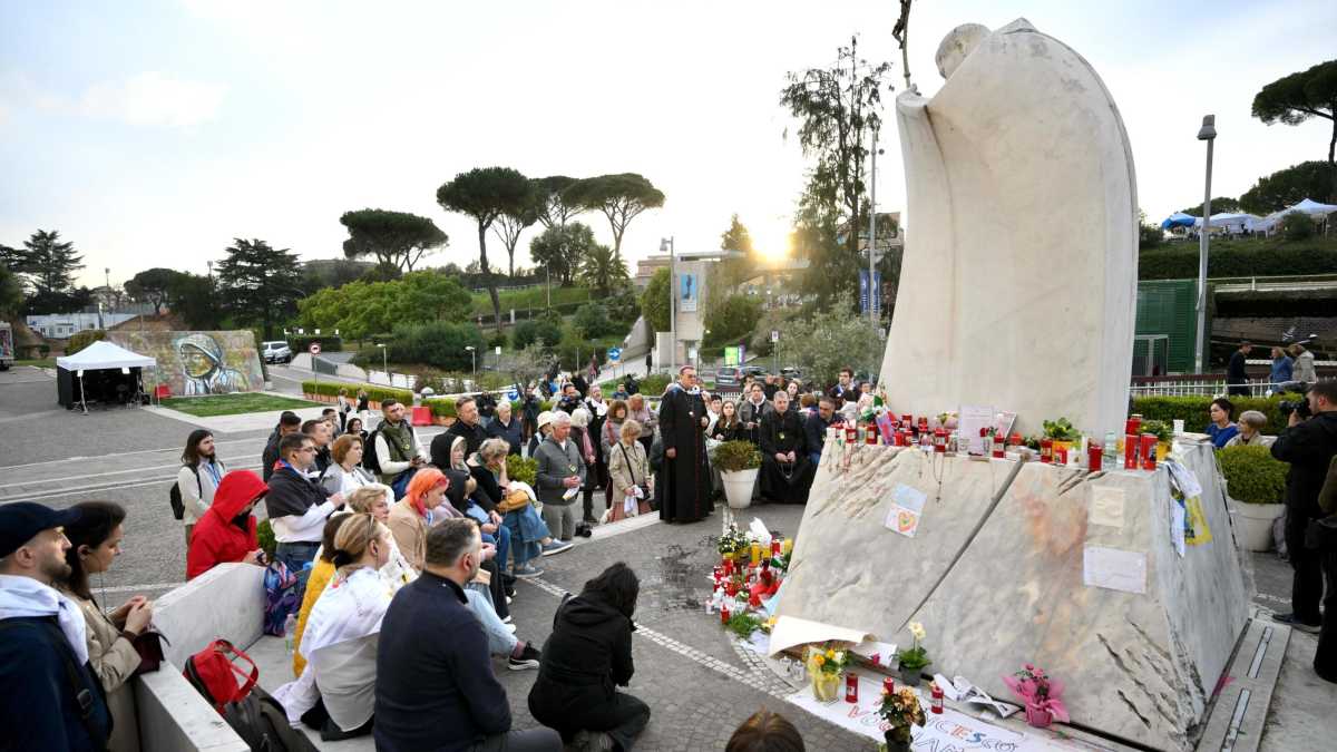 Immagine di Migliorano le condizioni di salute di Papa Francesco. Per lui un'altra notte tranquilla