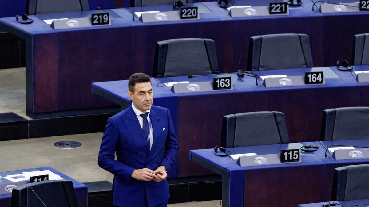 Immagine di Da Vannacci a Tridico e Rackete: il fronte del No a ReArm Europe sembra la scaletta di Cruciani