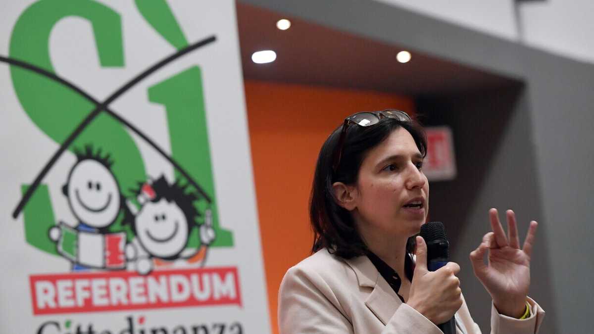 Immagine di Il momento Comiso di Elly Schlein