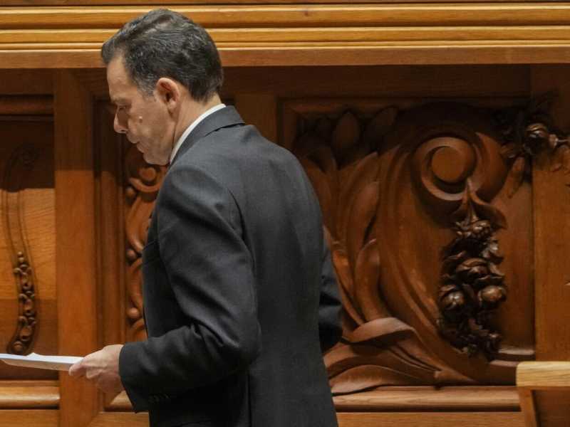 Il premier uscente del Portogallo Luis Montenegro (foto Ap, via LaPresse)