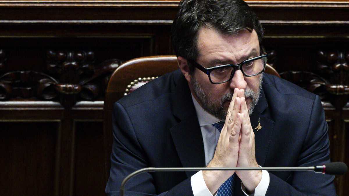 Immagine di Salvini fra Todde e Georgescu: annullare il voto è male solo se tocca gli amici di Putin