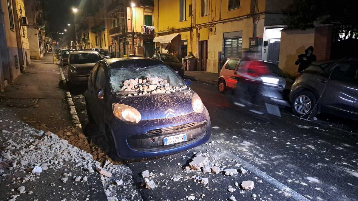 Immagine di I Campi Flegrei tremano ancora: terremoto da 4.4 gradi avvertito anche a Napoli