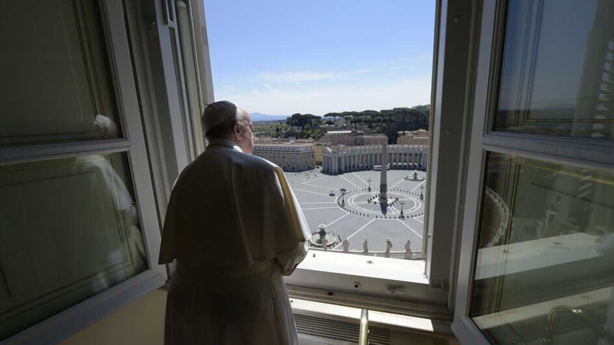 Immagine di Lo scandalo del Papa invisibile