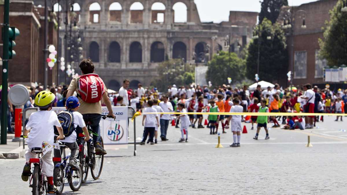 Immagine di Il comune di Roma ha puntato e speso soldi sulle piste ciclabili, ma sono tutte già rovinate