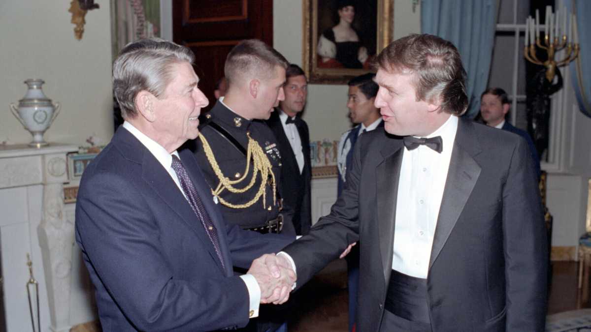 Immagine di Trump vs Reagan. L'ipotesi di un quinto volto sul Monte Rushmore