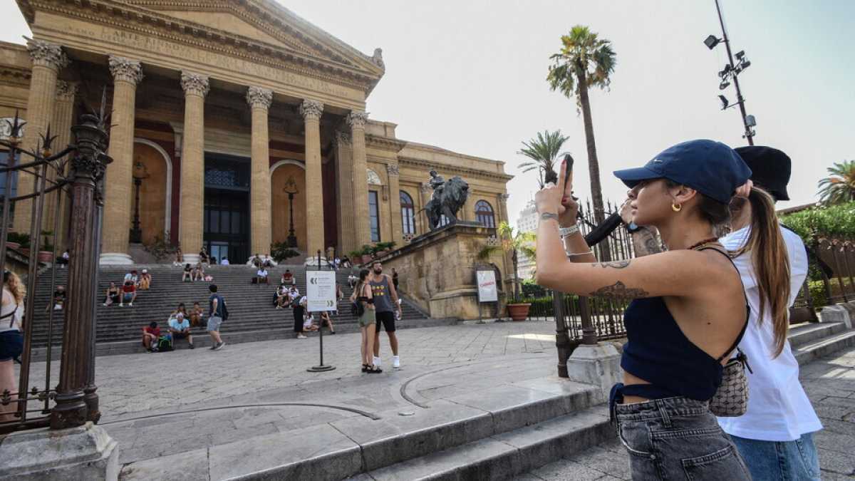 Immagine di Floreale e petrosa, città del bagliore e delle tenebre. Omaggio a Palermo