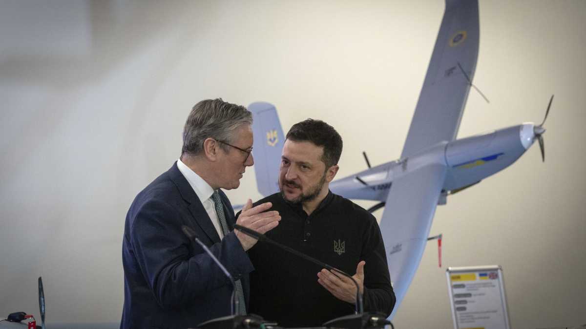Immagine di Il piano di Kallas per difendere Kyiv e l’annuncio di Starmer su truppe e aerei