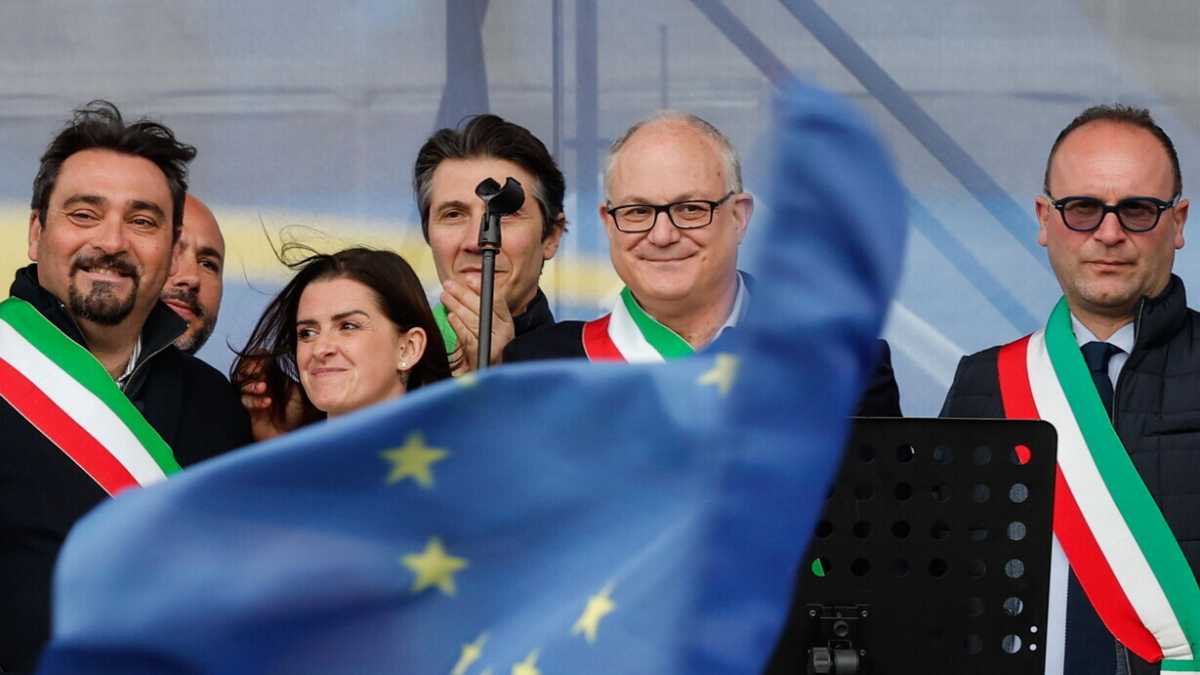 Immagine di Gualtieri paga la piazza di Michele Serra. La Lega chiede chiarimenti