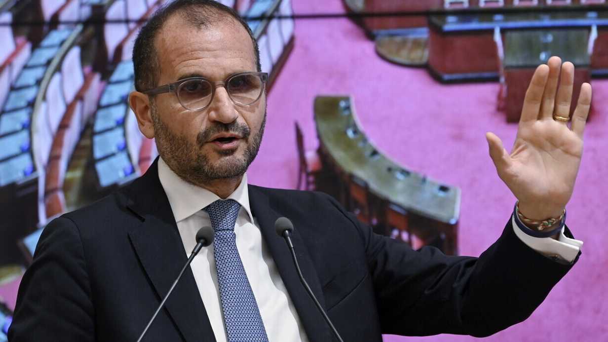 Immagine di La destra pugliese in crisi contro il sistema Emiliano