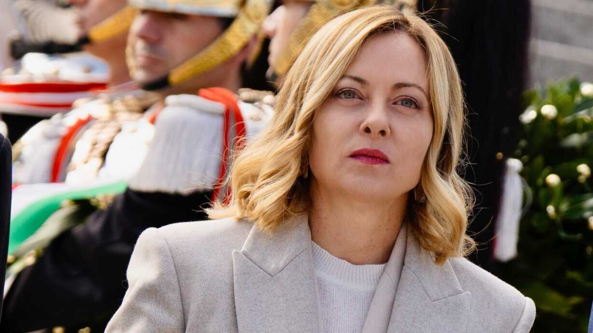 Immagine di ReArm ma non troppo. Meloni tiene unita la maggioranza. E Giorgetti rassicura il governo