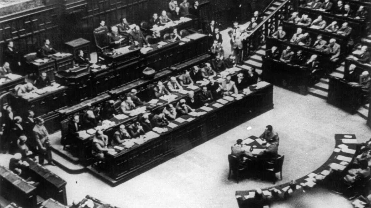 Immagine di Il futuro della politica è nelle bancarelle del vintage