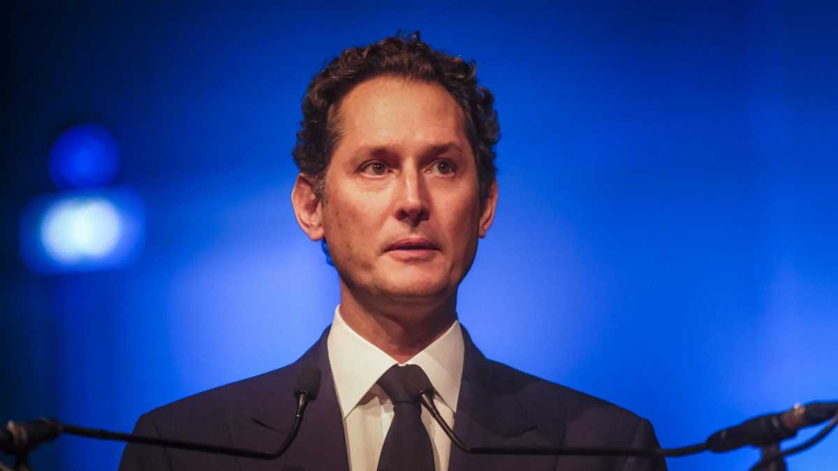 Immagine di John Elkann in Parlamento: i leader di opposizione tutti presenti. Calenda: "Me sa che domani je meno solo io"