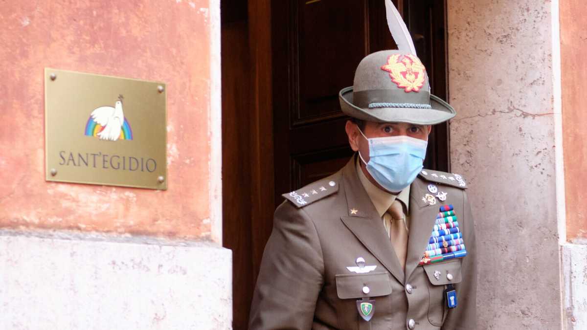 Immagine di Il fango del Fatto contro Figliuolo ha due guai: la realtà e le fake
