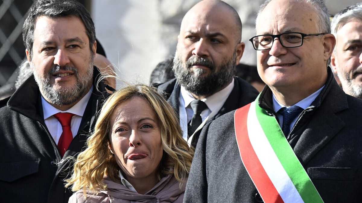 Immagine di La Lega solleva il caso della piazza di Rep pagata da Gualtieri, FdI dorme