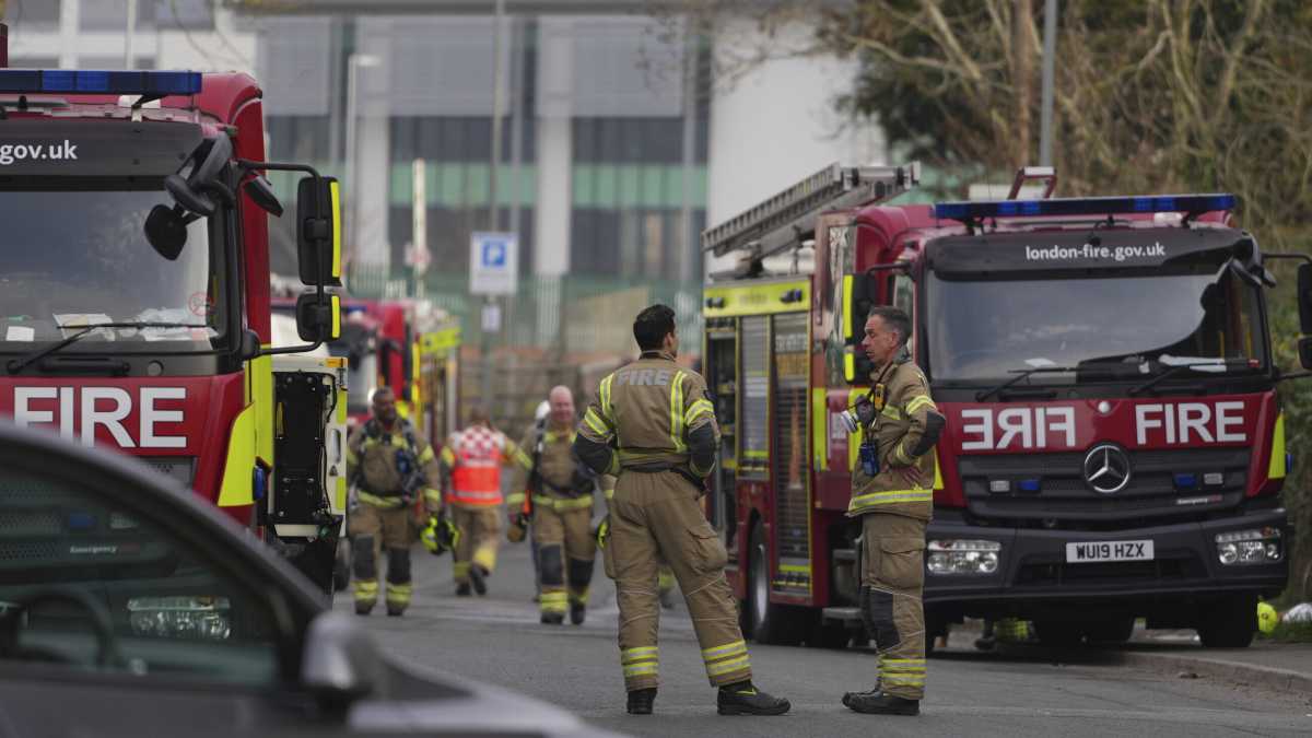 Immagine di L'aeroporto di Heathrow chiude dopo un incendio. Oltre 1.300 voli a rischio