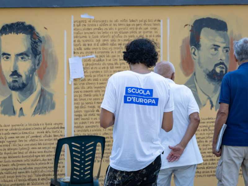 Il sindaco di Ventotene: "Sul Manifesto guerra che sembra una parodia di Ferie d'agosto"