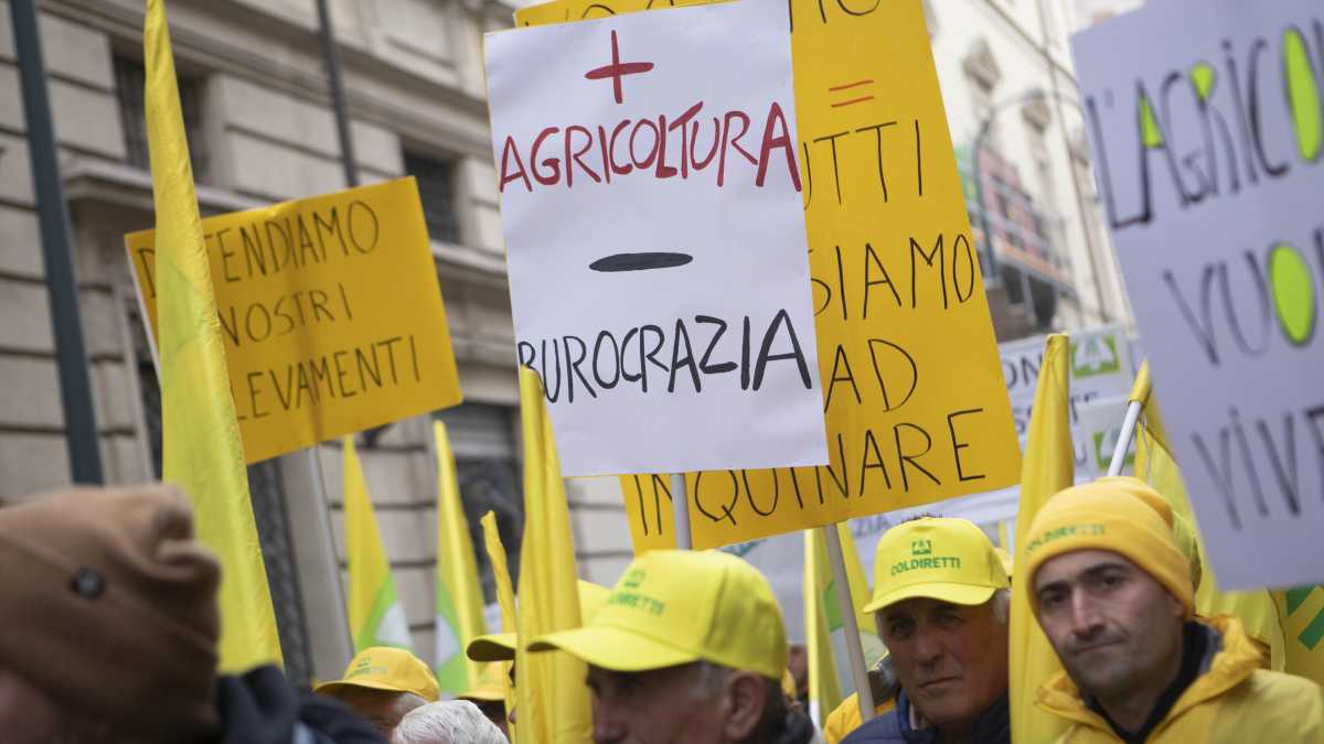 Immagine di Non solo Coldiretti. Perché la retorica antiscientifica funziona così bene quando si parla di cibo