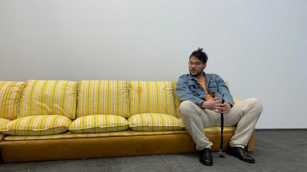 Immagine di "Trovo divertente sposare la gente a caso". Intervista a Valerio Nicolai