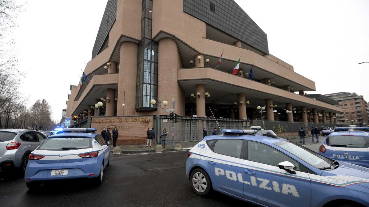 Immagine di Indagini flop, agenti fuori controllo, fughe di notizie. Inchiesta sulle stranezze della procura di Torino
