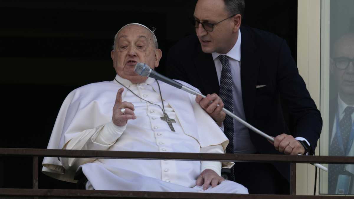 Immagine di Il Papa condanna i bombardamenti su Gaza, Israele risponde a tono. Tutto come prima
