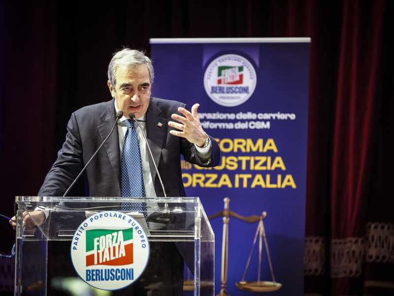 Maurizio Gasparri (Ansa)