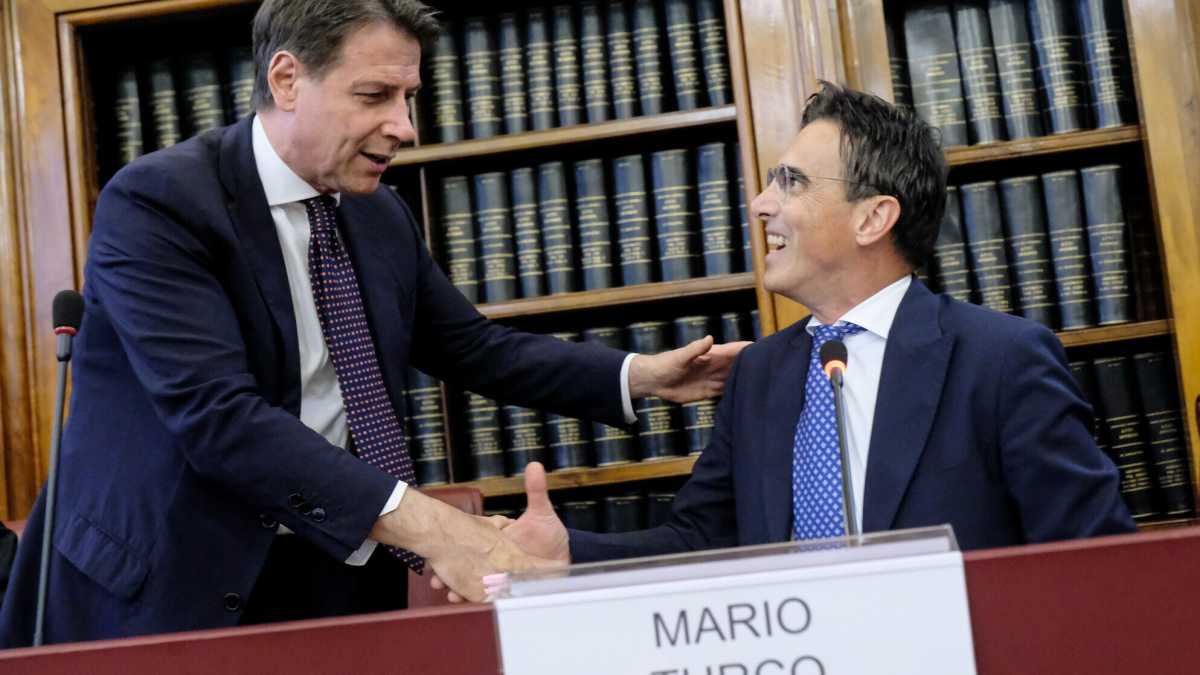 Immagine di Turco (M5s) frena su Decaro in Puglia: “E’ ancora presto, prima i temi. Il Pd non pensi solo al totonomi”