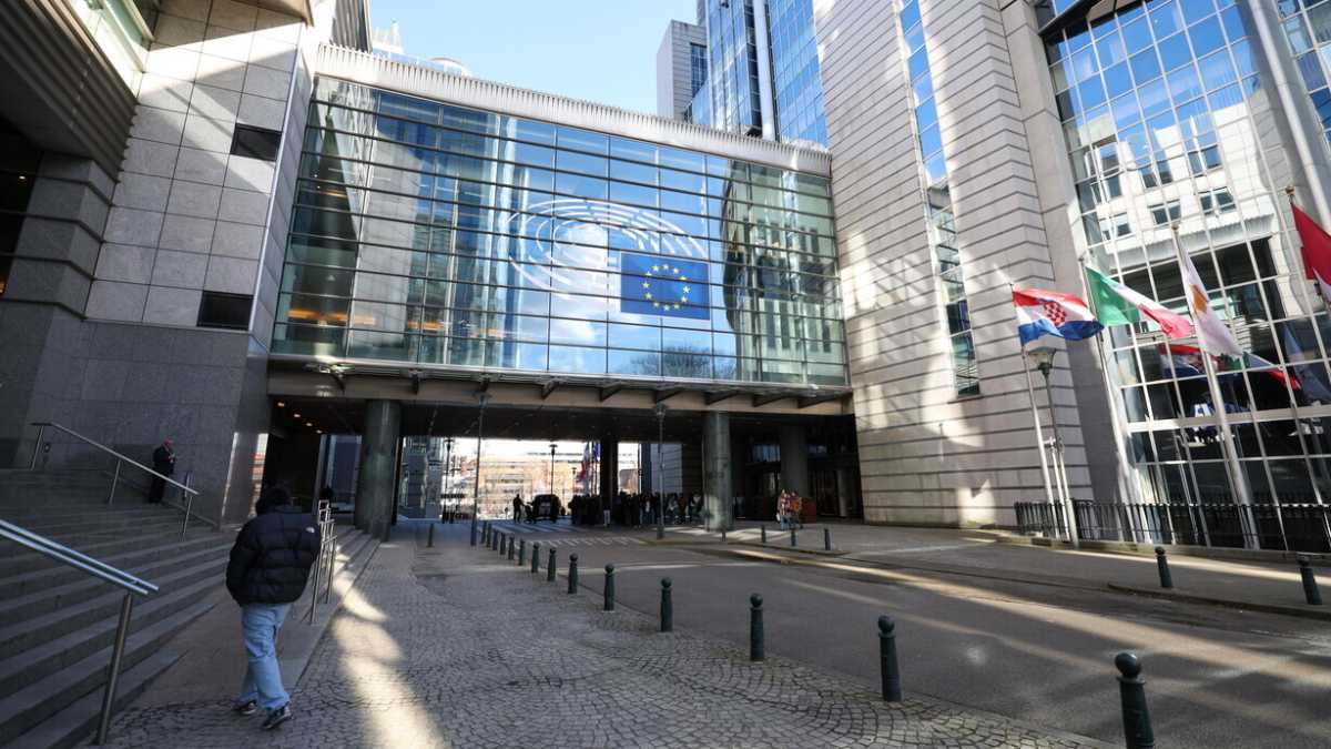 Immagine di La debolezza italiana con la lobby cinese