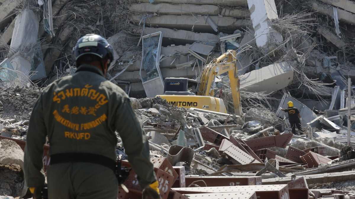 Immagine di Il sisma a Bangkok sono i grattacieli che crollano con le speranze di chi era scappato qui