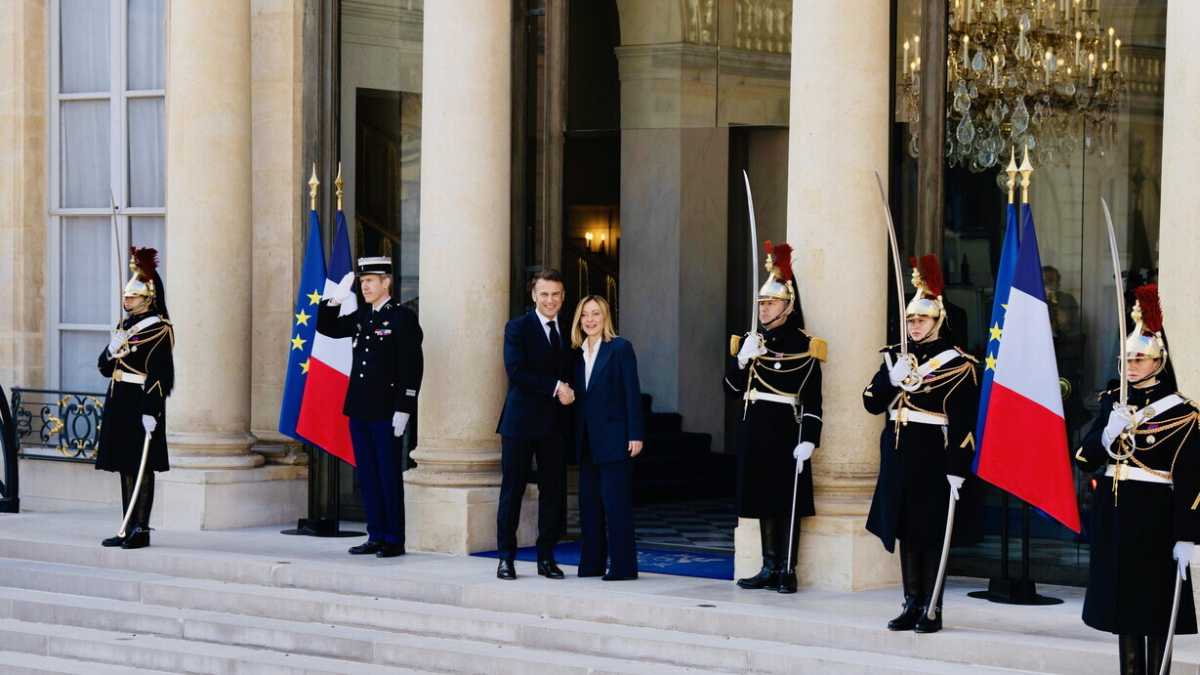 Immagine di A Parigi Meloni resta prudente sulle truppe a Kyiv e chiede di invitare gli americani