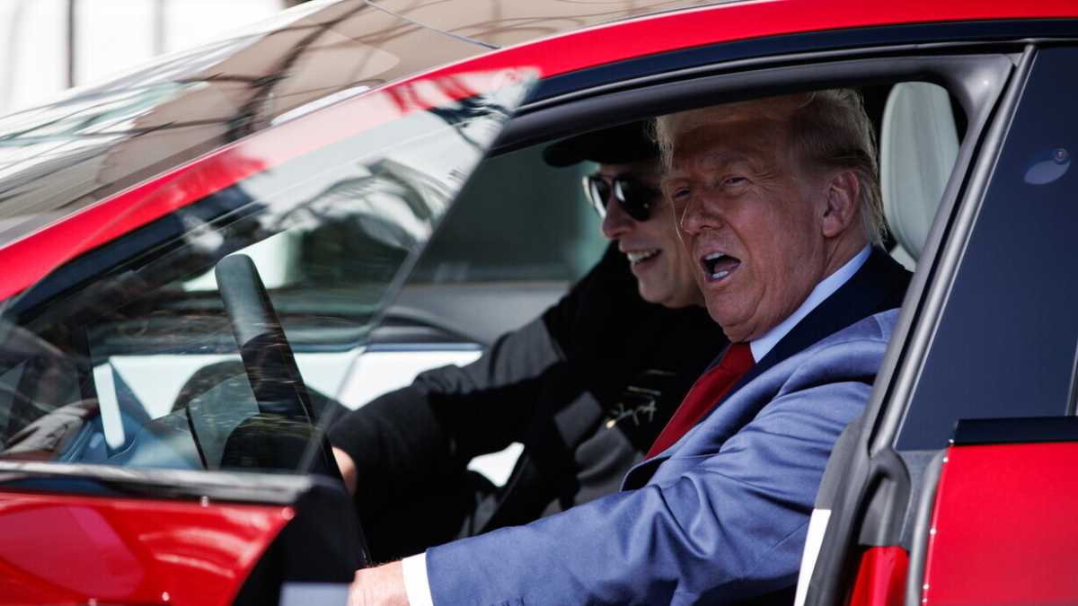 Immagine di I dazi sulle auto di Trump fanno guadagnare Tesla e perdere tutti