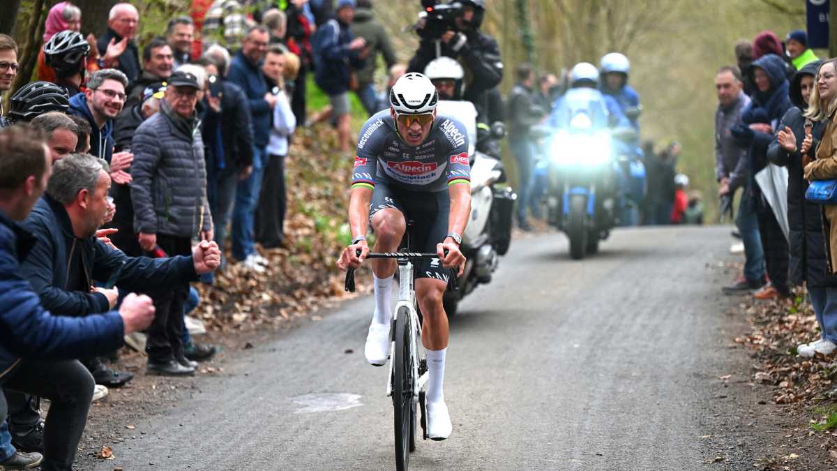 Immagine di E3 Saxo Classic, un altro giorno di van der Poel solo tra le pietre