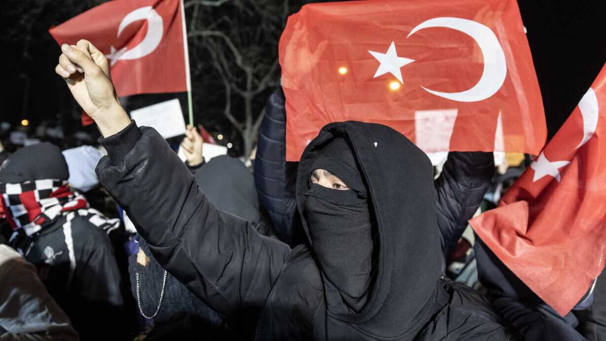 Immagine di La piazza turca non si placa, ma Erdogan conta sul silenzio estero
