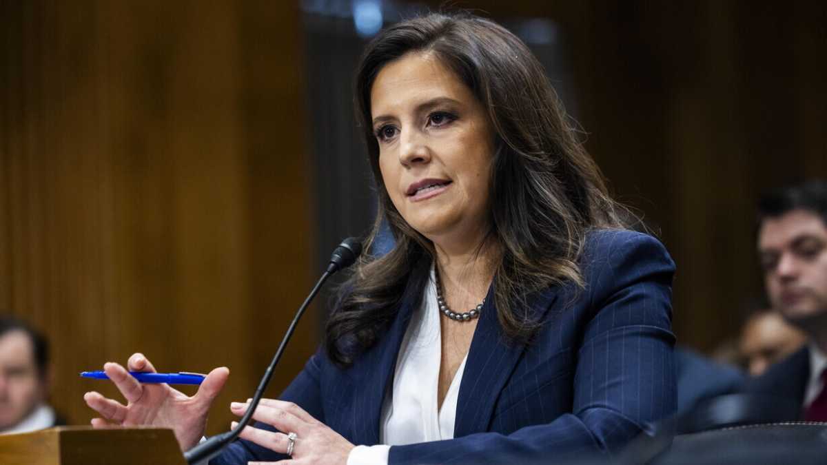 Immagine di Trump ritira la nomina di Stefanik per un timore elettorale
