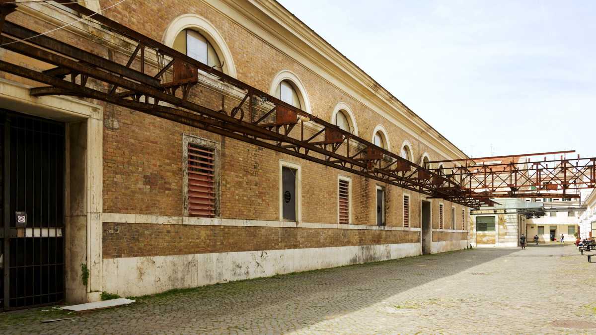 Immagine di Le personali di Levini e Salvatori al Mattatoio si parlano e si guardano