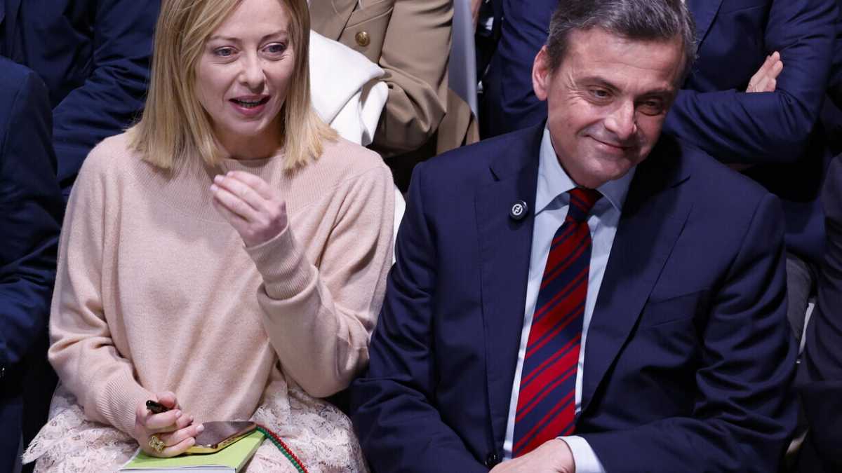 Immagine di Meloni al congresso di Azione: "Le mie parole su Vance? Difendo sempre l'occidente. E sto con l'Italia"