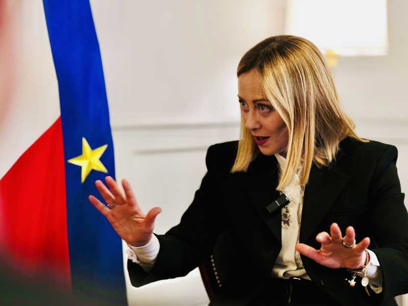Meloni d’Albania, arriva il decreto, Tajani si fa “sceriffo” contro la cittadinanza facile. L'asse della premier con Vance